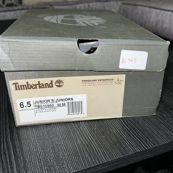 Timberland Youth Classic 6-Inch Waterproof Boots. - Picture 11 of 11